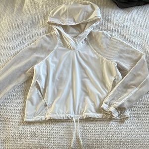 LULULEMON CROPPED WHITE LIGHTWEIGHT HOODIE